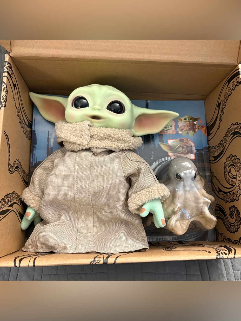 Star Wars, The Mandalorian Grogu With Octopus Plush Toy w/ Sound